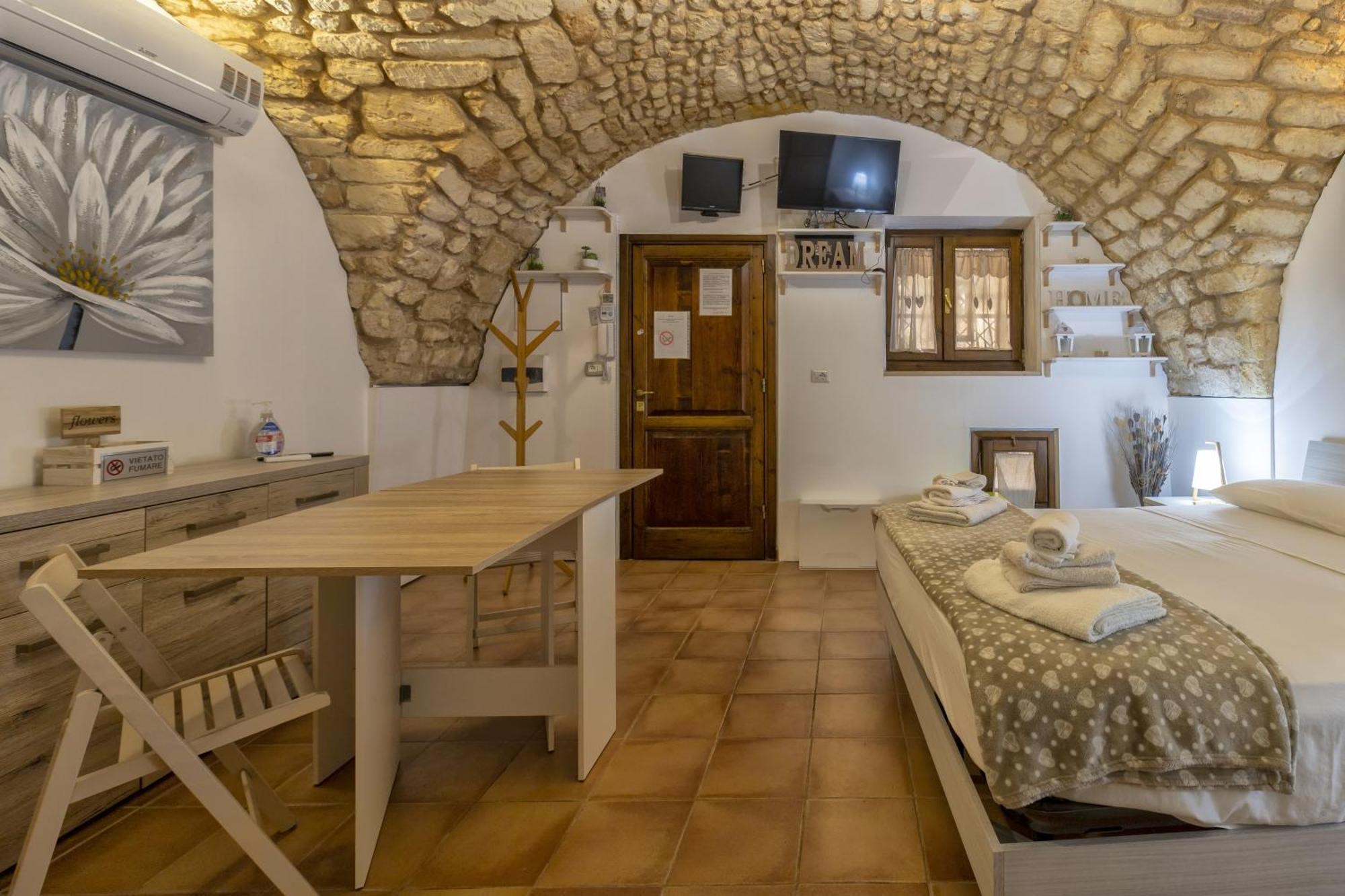 La Casetta Di Pietra Sassari Exteriör bild